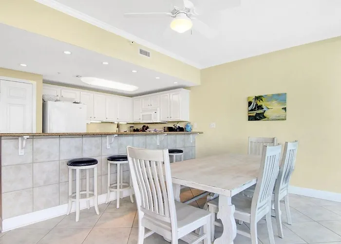 Sanibel 306- Easy Access & Gulf Views *