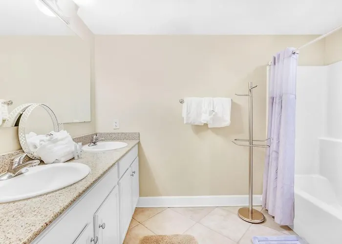 Sanibel 306- Easy Access & Gulf Views *